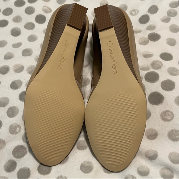NWT Calvin Klein Shelley Patent Leather Nude Peep Toe Wedge Heels Size 6 - Picture 6 of 11